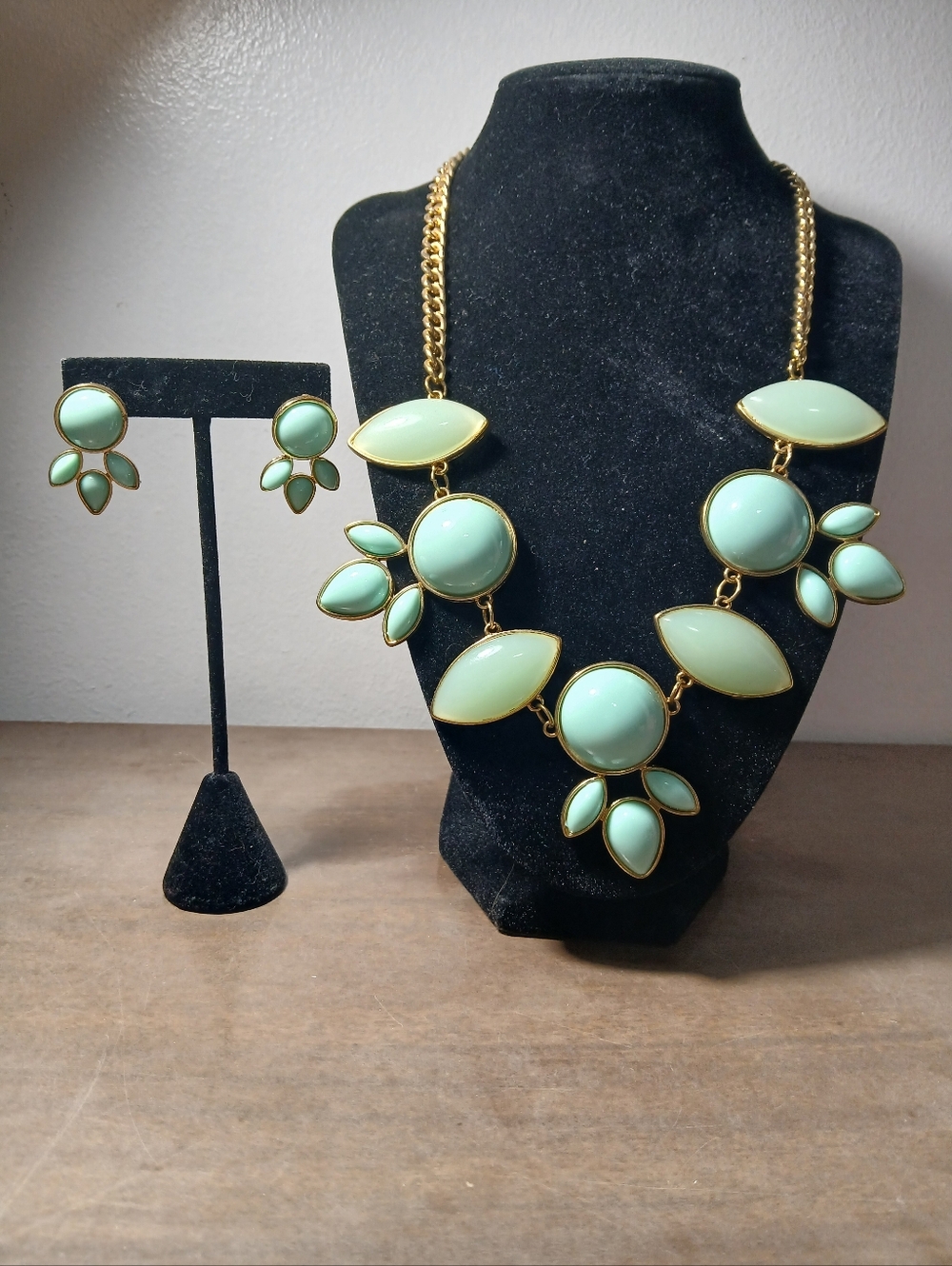Vintage Peach And Mint Aqua cabochons Beaded Necklace And Earring Set Of Two
